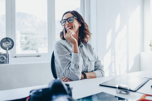 Une cadre en recherche d’emploi utilisant des alternatives au cv. 