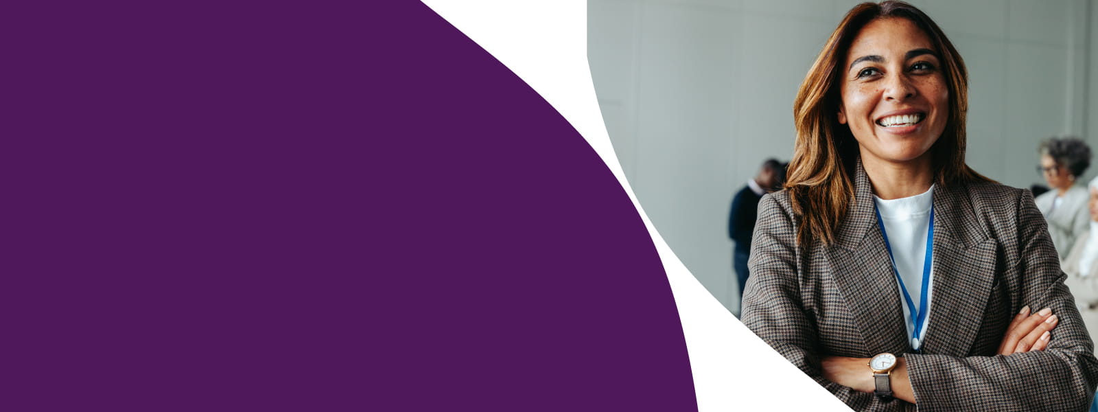 Professionnelle de la banque et de l’assurance illustrant l’expertise en recrutement