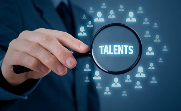 ダイレクトリクルーティングとは？ 新卒採用で利用するメリットとデメリットを紹介