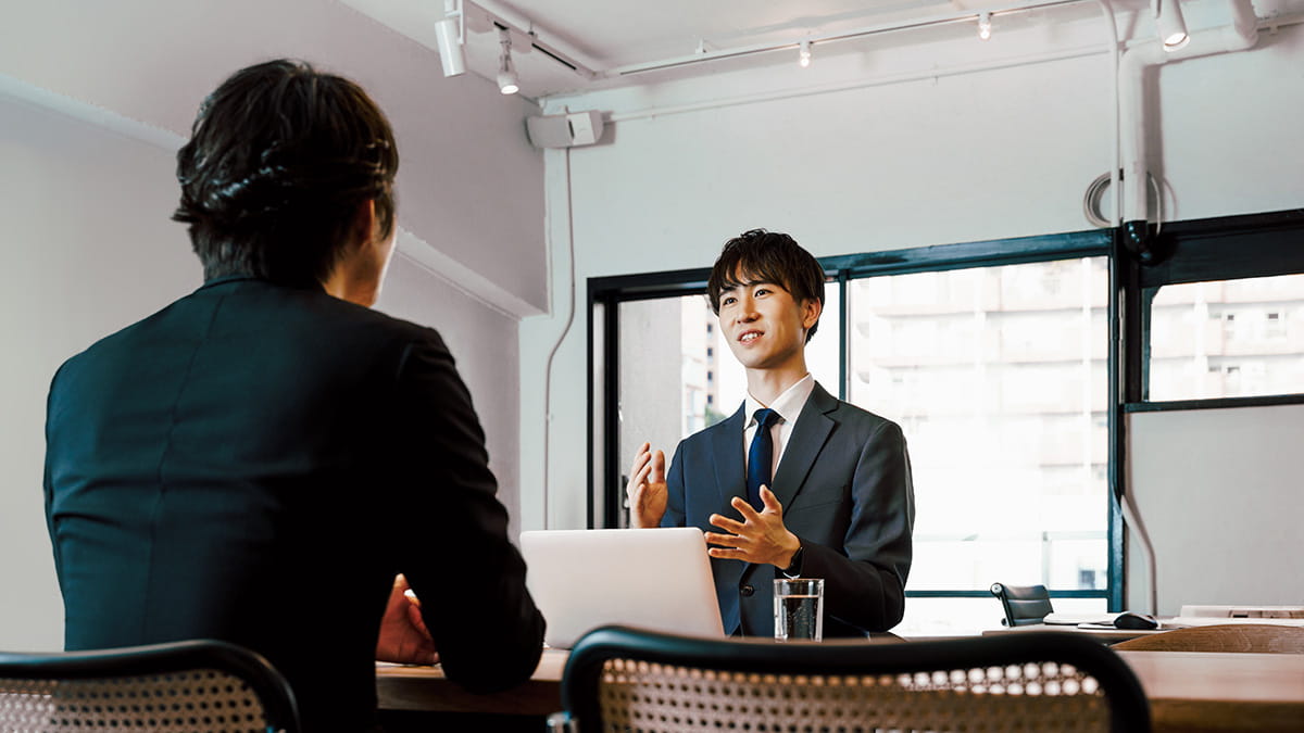 就活での逆質問とは？企業側の意図や、おすすめの質問例・NG例を紹介