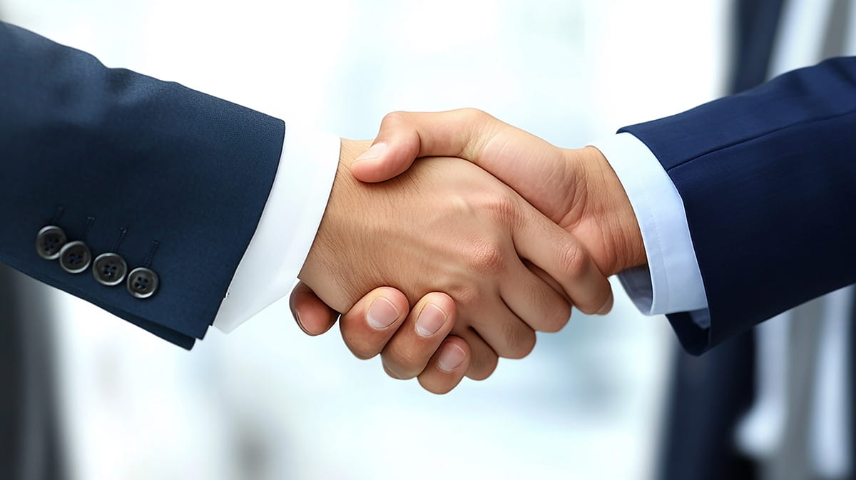 キャリア採用と中途採用の違いとは？キャリア採用のメリット・デメリットやポイントも解説