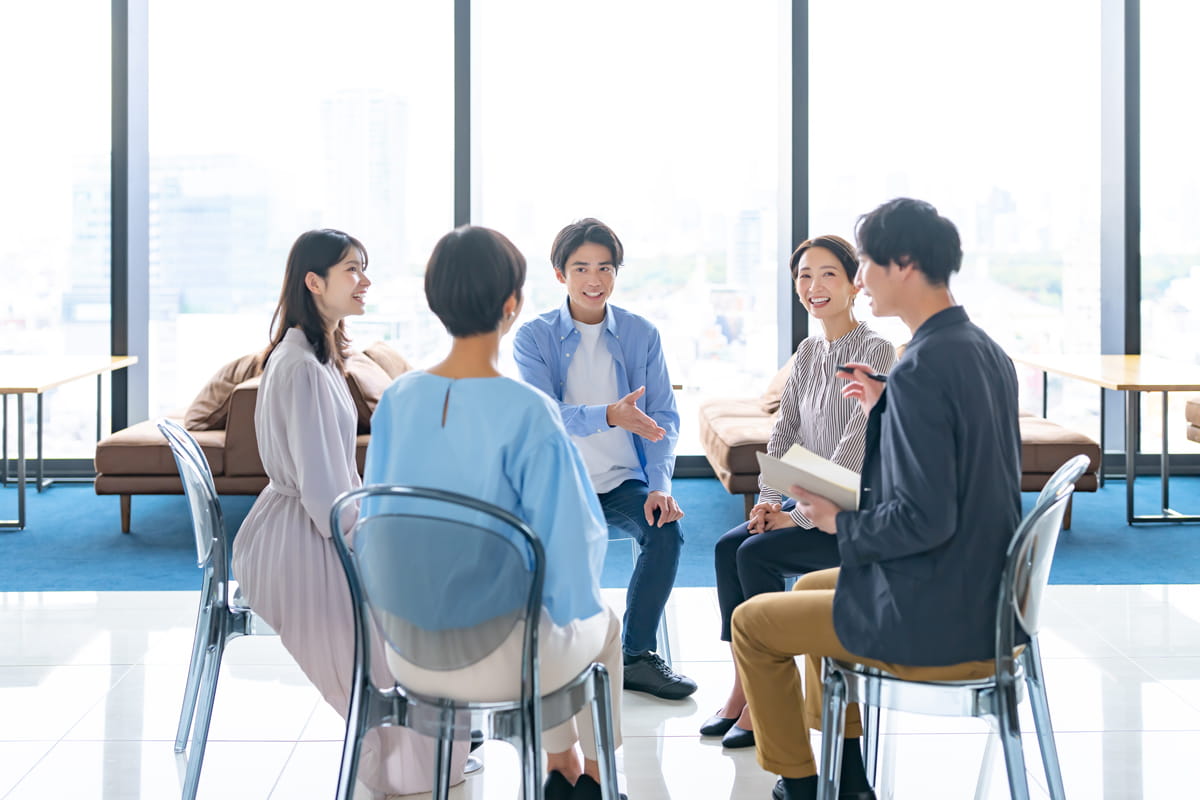 グループディスカッションの流れと進め方、役割や評価されるポイント